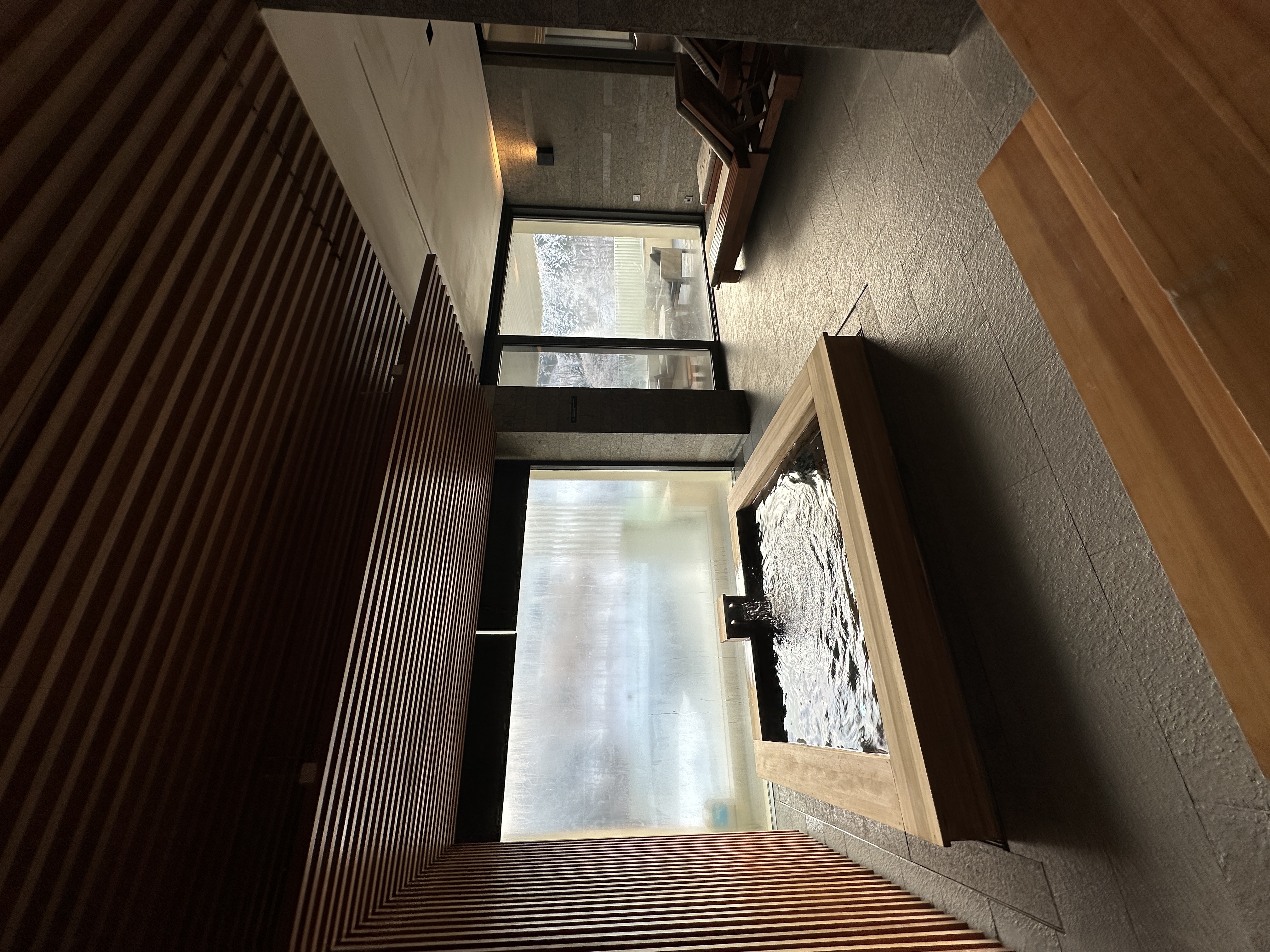 프라이빗 스파 공간(실내 탕)과 휴식 라운저