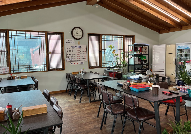 솔모랑해장국본점 내부 분위기