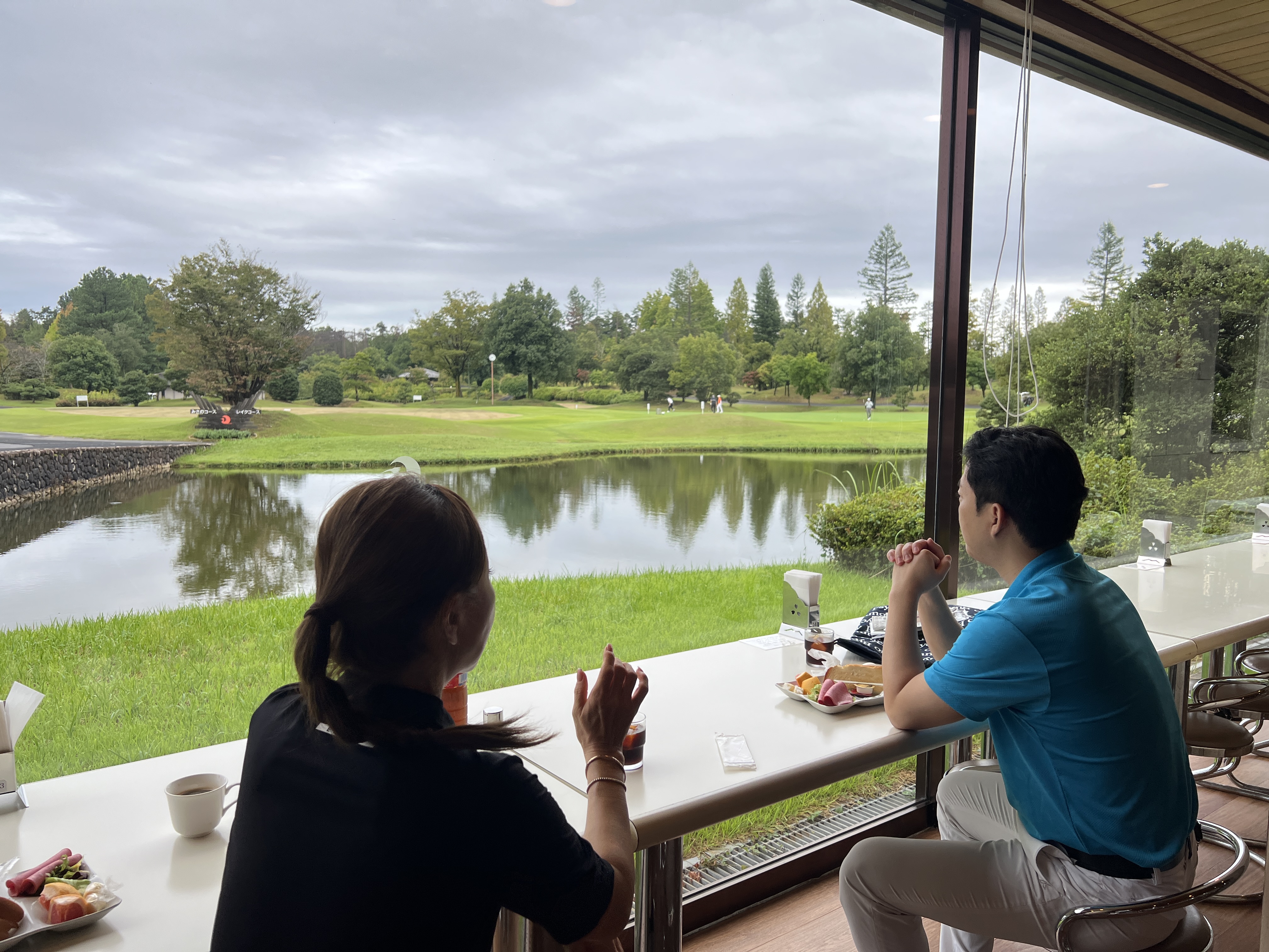 스타트하우스에서 그린연습장을 바라보는 장면